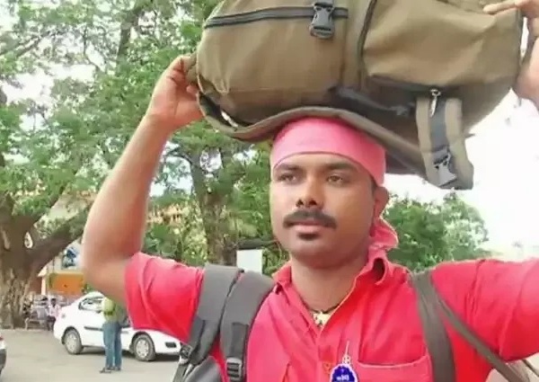 This Kerala Coolie Cracks UPSC Exam & Becomes IAS Officer With Railway Wi-Fi & No Coaching - RVCJ Media