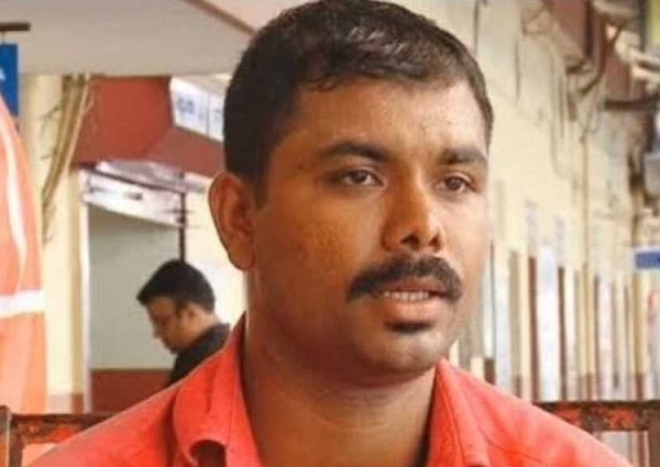 This Kerala Coolie Cracks UPSC Exam & Becomes IAS Officer With Railway Wi-Fi & No Coaching - RVCJ Media