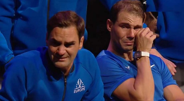 Roger Federer Turns Water Boy Ex-Rival Novak Djokovic, Twitter Showers Praises - RVCJ Media
