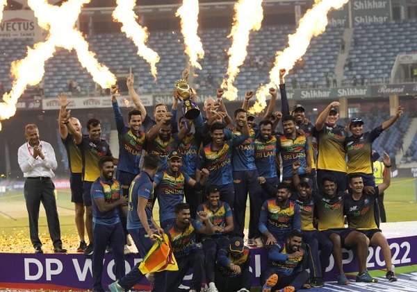 “Aap India Se Honge,” Angry Ramiz Raja Snatches Journo’s Phone After Sri Lanka Beats Pakistan - RVCJ Media