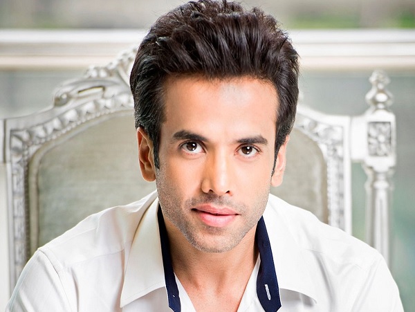 Tusshar Kapoor Revealed He Had To Wait For This Many Hours For Kareena For Debut Movie - RVCJ Media
