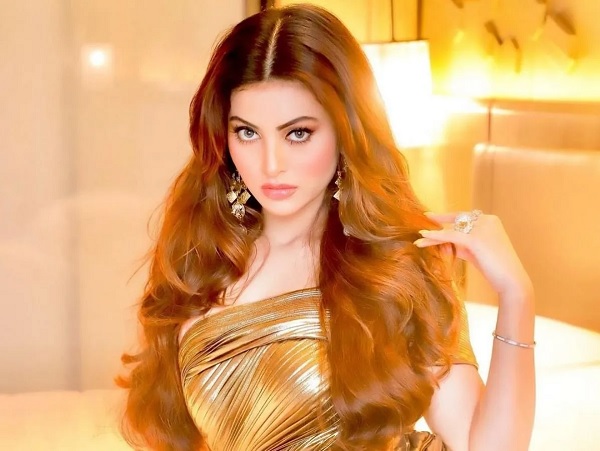 Urvashi Rautela Calls Herself The Best Promoter After Shah Rukh Khan, Video Goes Viral - RVCJ Media