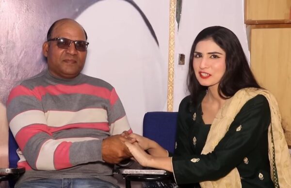 24-Yr Woman Fell In Love With 50-Yr Bus Driver & Married Him Coz She Liked His Driving - RVCJ Media