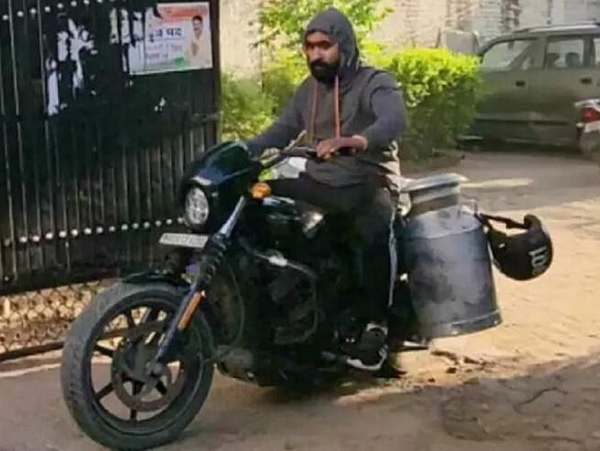 Man Selling Milk On Harley Davidson Makes Netizens Go Crazy, See Viral Video - RVCJ Media