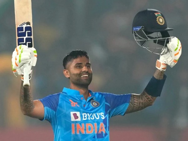 “SKY Is Just Unreal & Unstoppable In T20,” Twitter Can't Stop Praising SKY For Superb Ton RVCJ Media