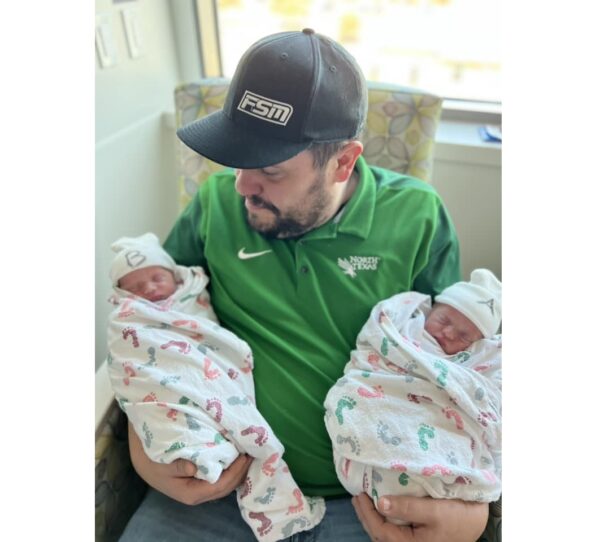 These Twin Sisters Are Born In Different Years, Mom’s Facebook Post Goes Viral - RVCJ Media