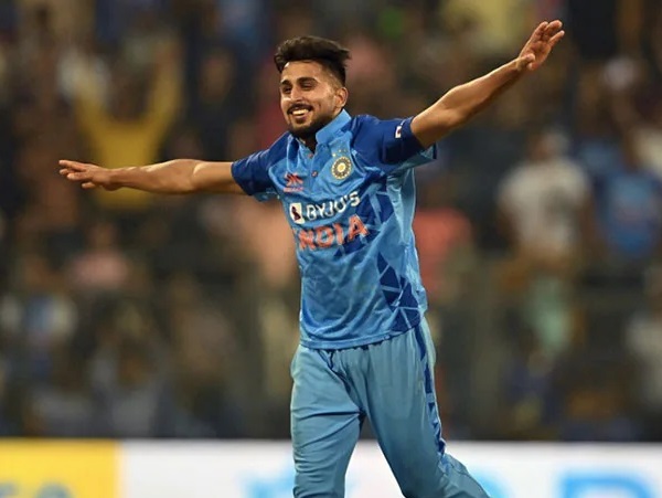 “Bumrah Earning Crores, Umran Not In WC Plans,” BCCI Slammed After Player Contract Revelation - RVCJ Media