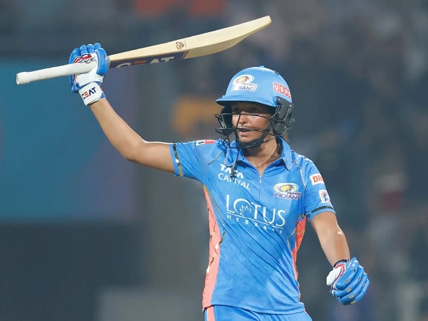 “Brendon McCullum Then, Harmanpreet Kaur Now,” MI Captain’s Absolute Madness Sets Twitter On Fire RVCJ Media