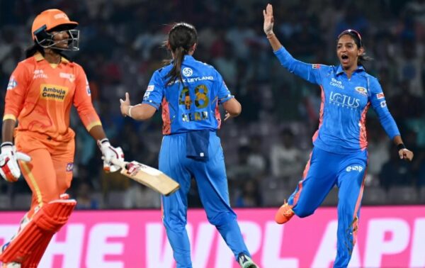 “Brendon McCullum Then, Harmanpreet Kaur Now,” MI Captain’s Absolute Madness Sets Twitter On Fire RVCJ Media