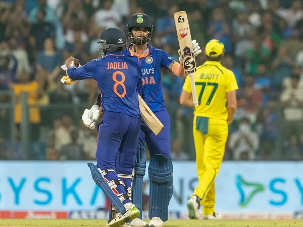 “Unreal Fitness,” Virat Kohli’s Swiftness & Fielding Effort During 1st ODI Left Twitter In Awe - RVCJ Media