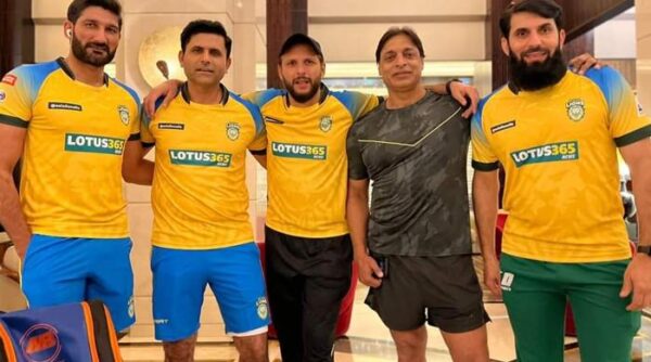 Shahid Afridi & Misbah-Ul-Haq Epic Troll Shoaib Akhtar, Video Will Leave You In Splits - RVCJ Media