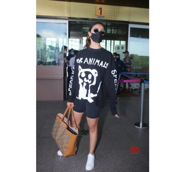 Alia Bhatt Wore ‘Speak Up For Animals’ Sweatshirt But Carried A Leather Bag, Hypocrisy Much? - RVCJ Media