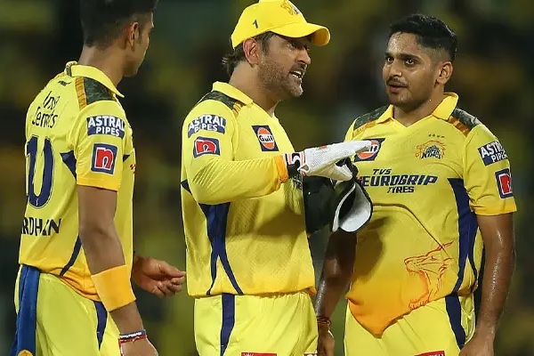 “They’ll Have To Play Under A New Captain,” MS Dhoni Issues Strict Warning To CSK Pacers - RVCJ Media