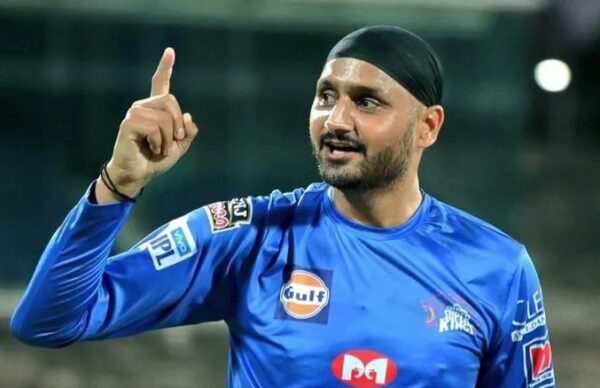 Harbhajan Reveals Which Batter He Found More Difficult To Bowl To- MS Dhoni Or Rohit Sharma RVCJ Media