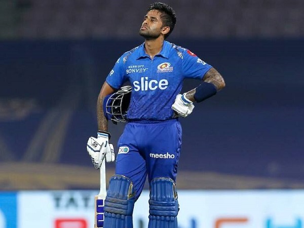 “AB, You’re Not Reading Ball, Give Strike To Virat,” ABD Advices Out-Of-Form SKY With His Example - RVCJ Media