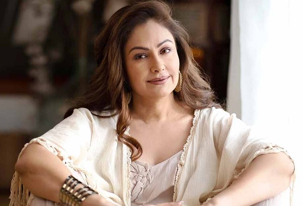 Ayesha Jhulka Reveals Why She Quit Bollywood, “Didn’t Want To Be Known Just As A Glam Girl” - RVCJ Media
