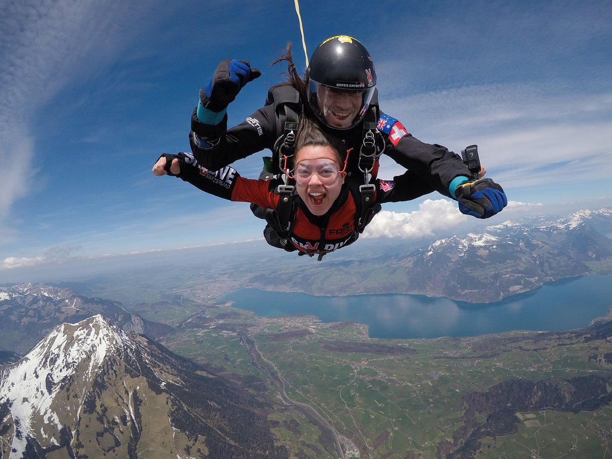 5 Best Places for Skydiving Around the World