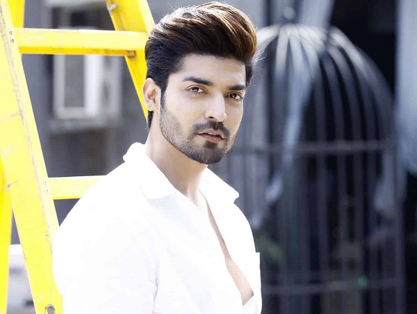 Aamna Sharif To Prachi Desai, 9 Successful TV Actors Who Failed Miserably At Bollywood - RVCJ Media