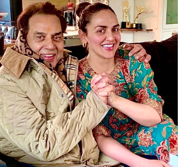 Dharmendra Shares Cryptic Post For Hema, Esha & Ahana After Karan Deol’s Wedding RVCJ Media