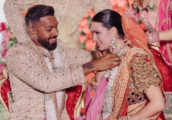 Hardik Pandya Gave Rs 5 Lakh When His Sali Demanded Rs 1 Lakh For Joota Churai, Fans React RVCJ Media