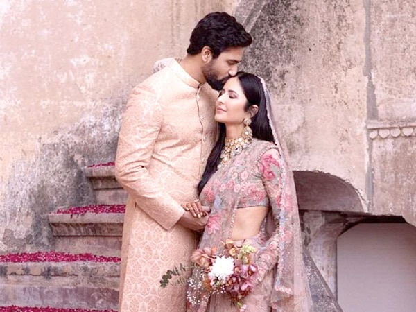“Katrina, Deepika Inki Aukaat Ke Bahar Hain,” Ranveer Pokes Fun At Himself & Vicky Kaushal - RVCJ Media