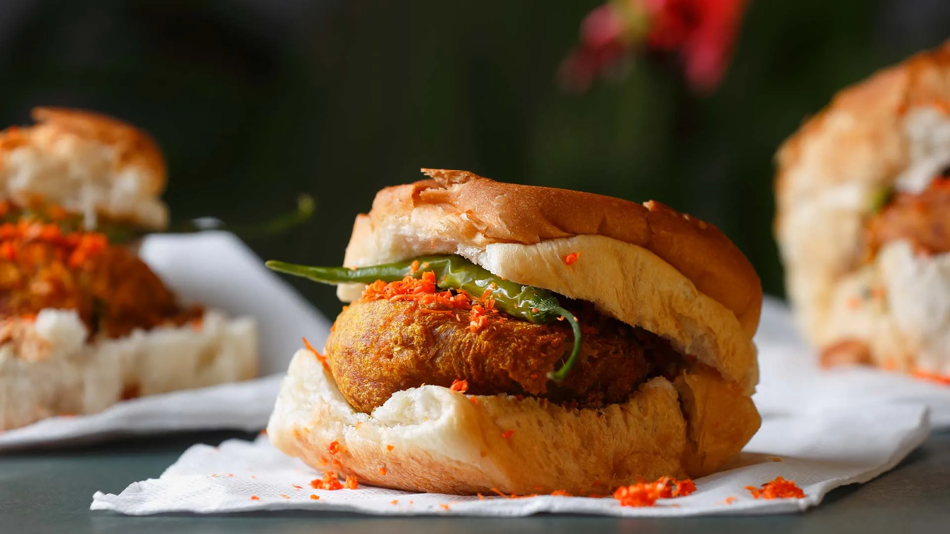 From Chaat to Vada Pav: 6 Best Indian Street Foods From Different States