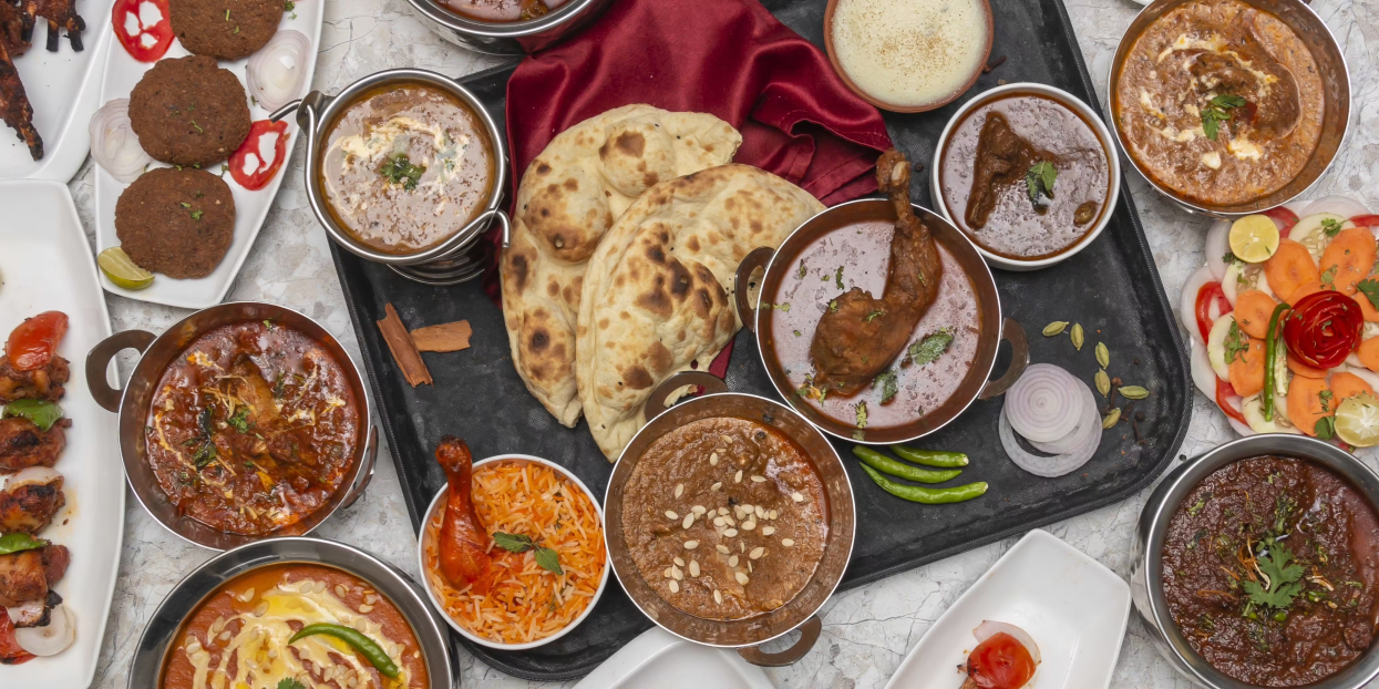 Exploring the Gastronomic Delights: 10 Culinary Destinations in New Delhi