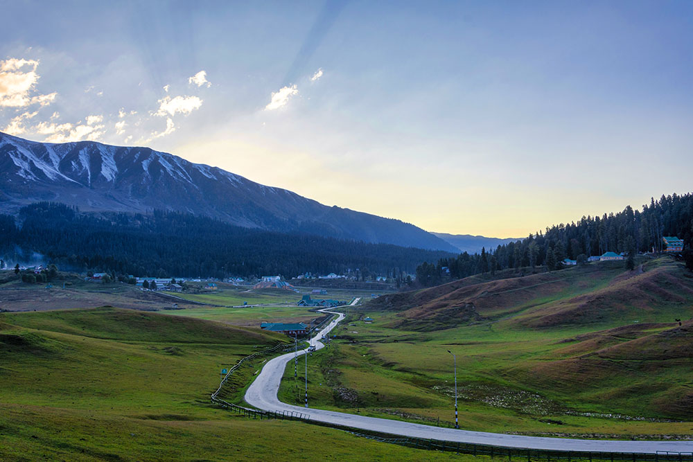 Exploring Northern India's Breathtaking Routes: 10 Scenic Drives In North india for Your Next Adventure