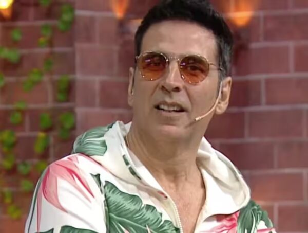 Akshay Calls Shah Rukh Live At Fan’s Request, Kapil Sharma Pulls His Leg, “Gauri Bhabhi Bolengi…” RVCJ Media