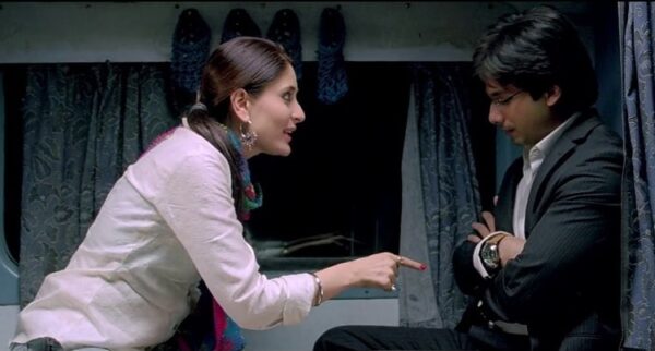 Shahid Kapoor Reveals He Fought For Wearing Glasses In Jab We Met & Everyone Called Him Mad - RVCJ Media