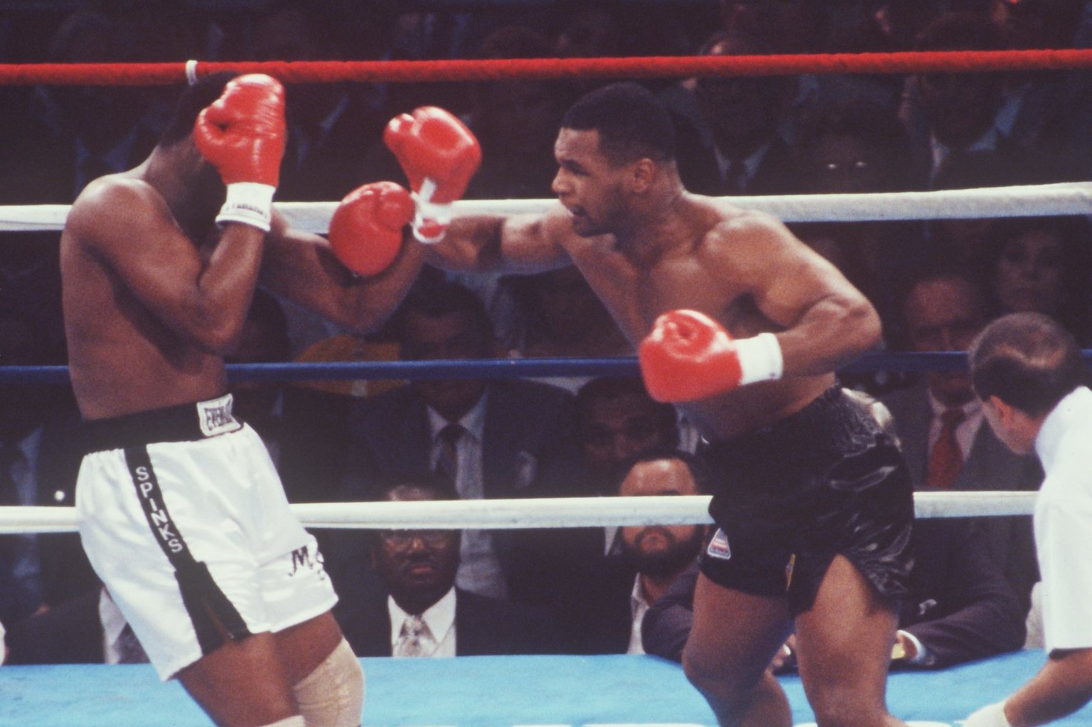5 Greatest Boxing Knockouts Of All Time: Unforgettable Moments In Boxing History 2 5 Greatest Boxing Knockouts of All Time: Unforgettable Moments in Boxing History