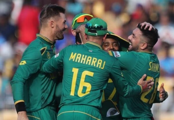 Indians Roast Pakistan With Hilarious Memes As South Africa Thrashed Pak In Thrilling Clash RVCJ Media