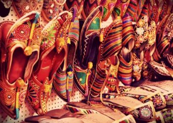 5 Most Popular Shopping Streets in India