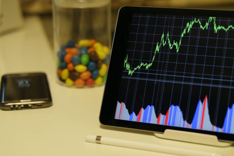Comparing Trading Software: Advantages and Drawbacks of Well-Known Platforms