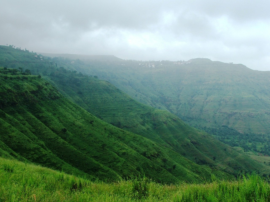 Pune, Lonavala, and Panchgini: 6 Best Places to Visit in Maharashtra