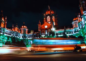 Top 10 Must-Visit Tourist Attractions in Mumbai