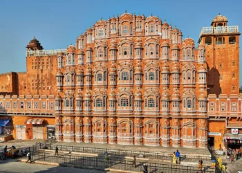 Deserts, Palaces and Royalty: 5 Best Places to Visit in Rajasthan