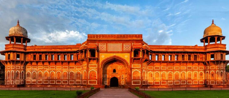 Historical Legacy and Grandeur: 6 Best Historical Forts to Visit in India
