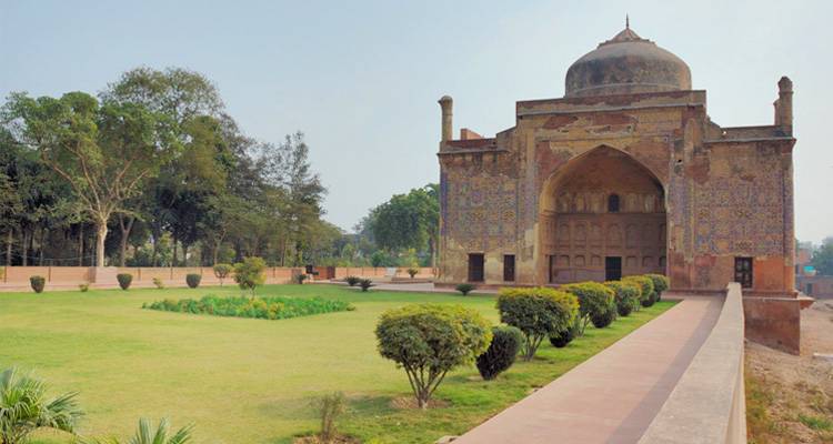 Historical Mysteries: 5 Enigmatic Sites In Agra 5 Historical Mysteries: 5 Enigmatic Sites in Agra