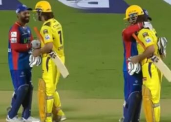 MS Dhoni & Rishabh Pant Hugging Each Other During CSKvsDC Is A Perfect Guru-Shishya Moment