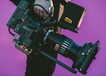 The Art of Film Critique: Understanding and Appreciating Cinematic Analysis