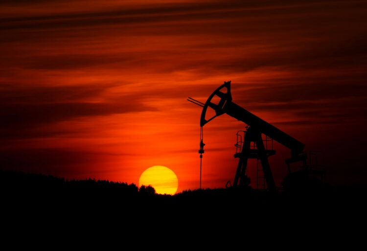 Blockchain's Role in Mitigating Risks in Oil Trade