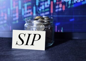 Comparing SIPs across funds: How to use calculators to find the best fit for your portfolio