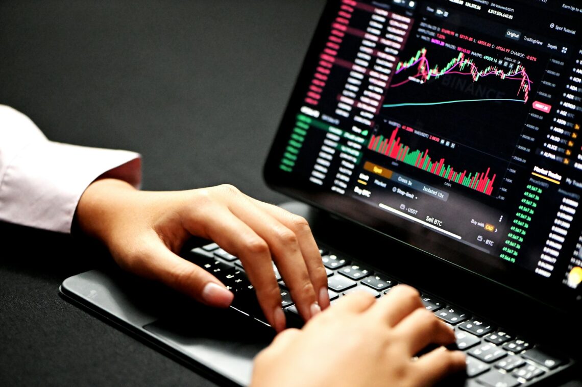 Bridging The Gap Between Crypto And Real-World Use 1 Bridging the Gap Between Crypto and Real-World Use
