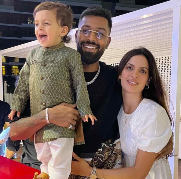 Natasa Stankovic Wins Hearts For Her Grace, Fans Apologise After Hardik-Mahieka Dating News - RVCJ Media