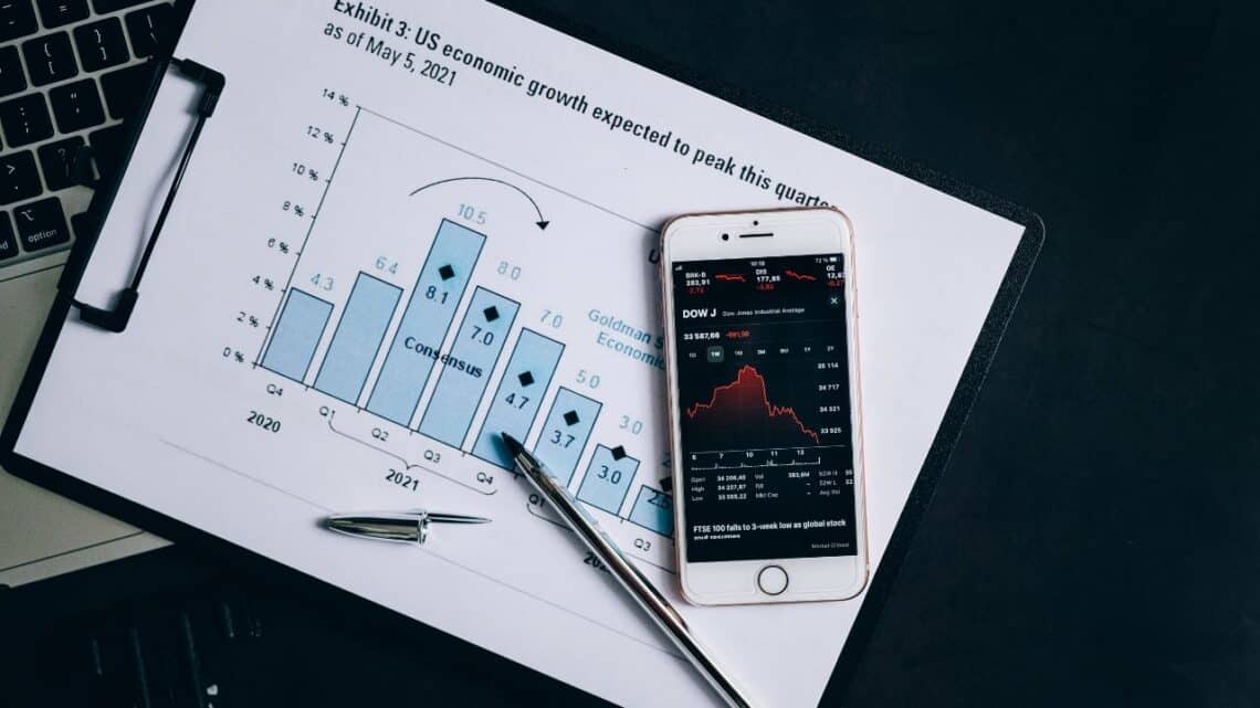 The Beginner’s Investment Blueprint: Training For Financial Success 1 The Beginner’s Investment Blueprint: Training for Financial Success