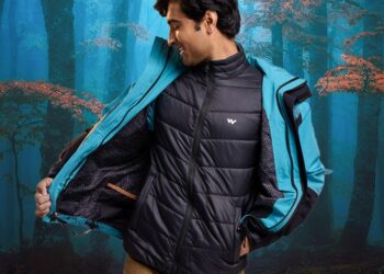 Travel Smart with Wildcraft: Layering Men's Jackets for Versatility and Comfort