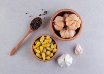 Easy Ways to Eliminate Garlic and Spicy Food Breath