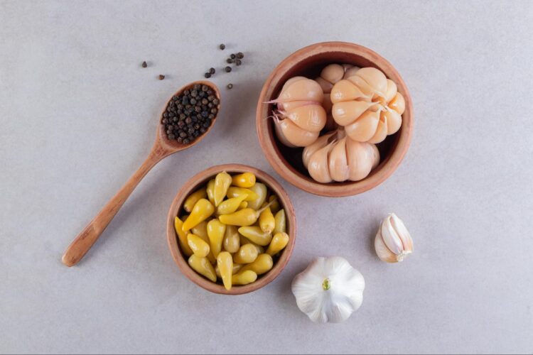 Easy Ways To Eliminate Garlic And Spicy Food Breath 1 Easy Ways to Eliminate Garlic and Spicy Food Breath