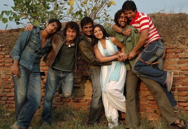 Rang De Basanti Makers Were Unsure Of Success, Requested Cast To Pay Back Money - RVCJ Media